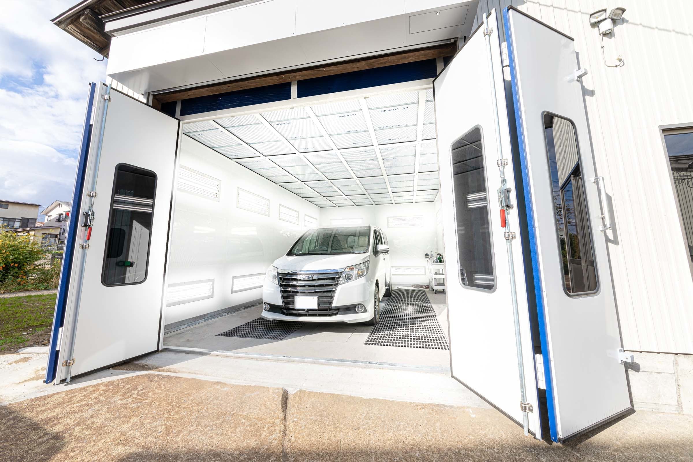 新潟県上越市自動車鈑金、自動車整備、自動車修理、東亜自動車工業、専用塗装ブース完備